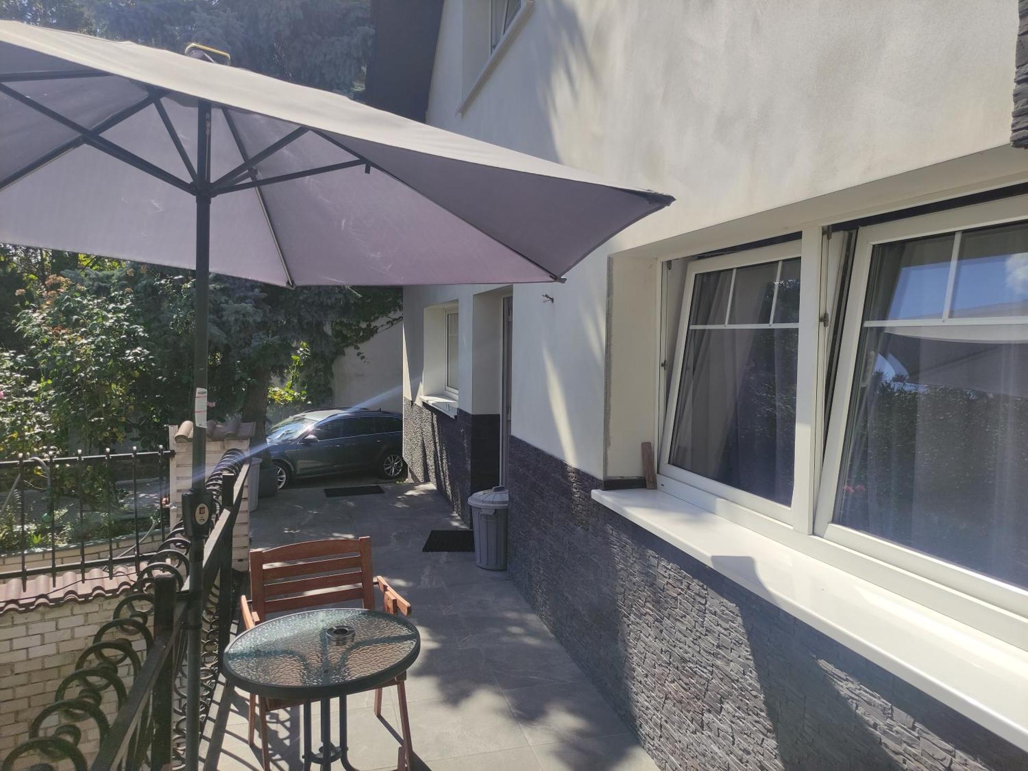 Cozy Gardens Apartments In Прага Экстерьер фото