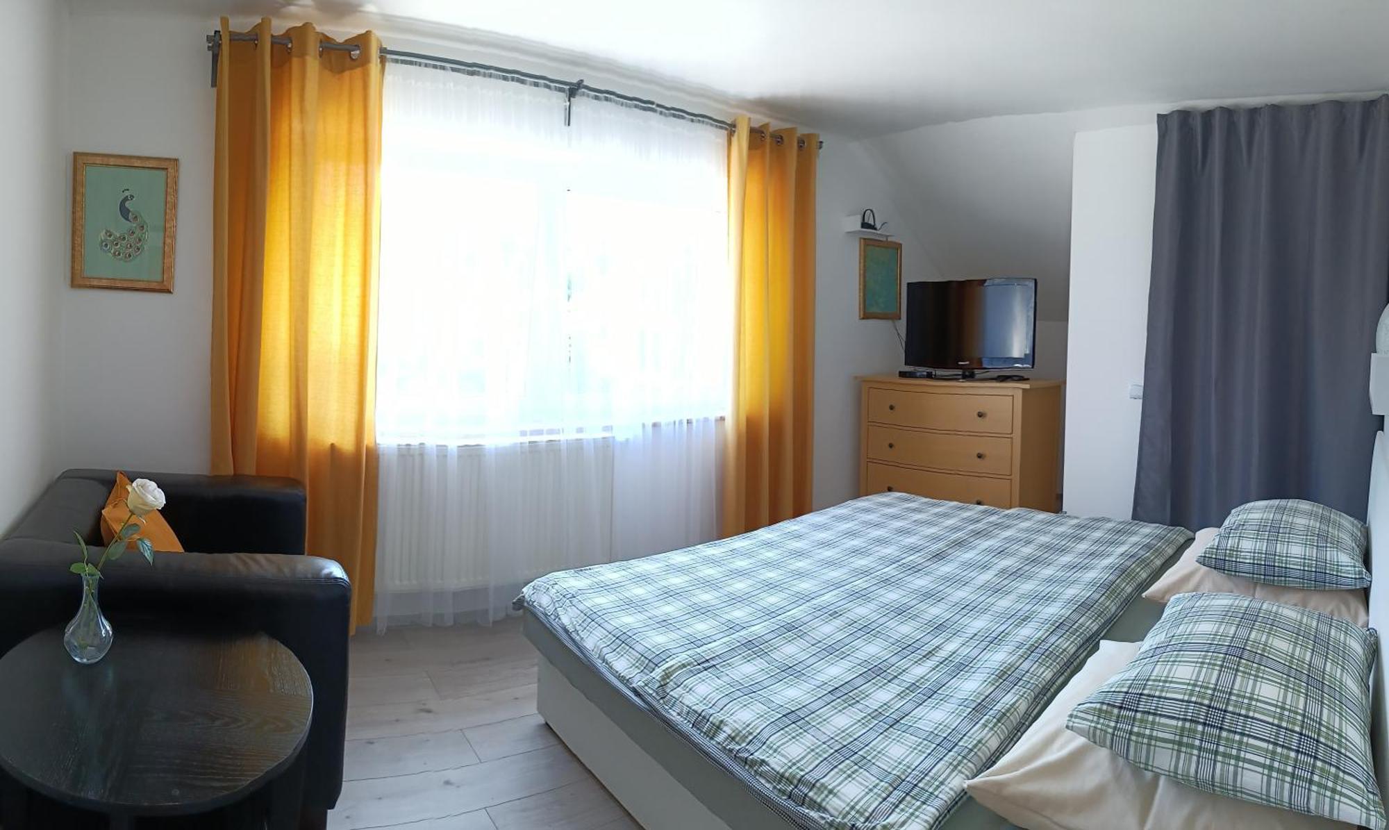 Cozy Gardens Apartments In Прага Экстерьер фото