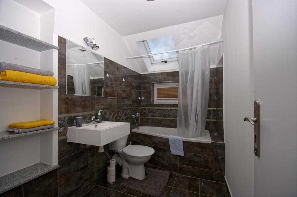 Cozy Gardens Apartments In Прага Экстерьер фото