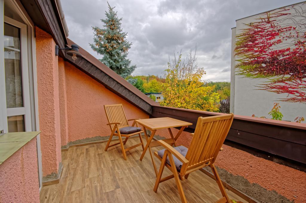 Cozy Gardens Apartments In Прага Экстерьер фото